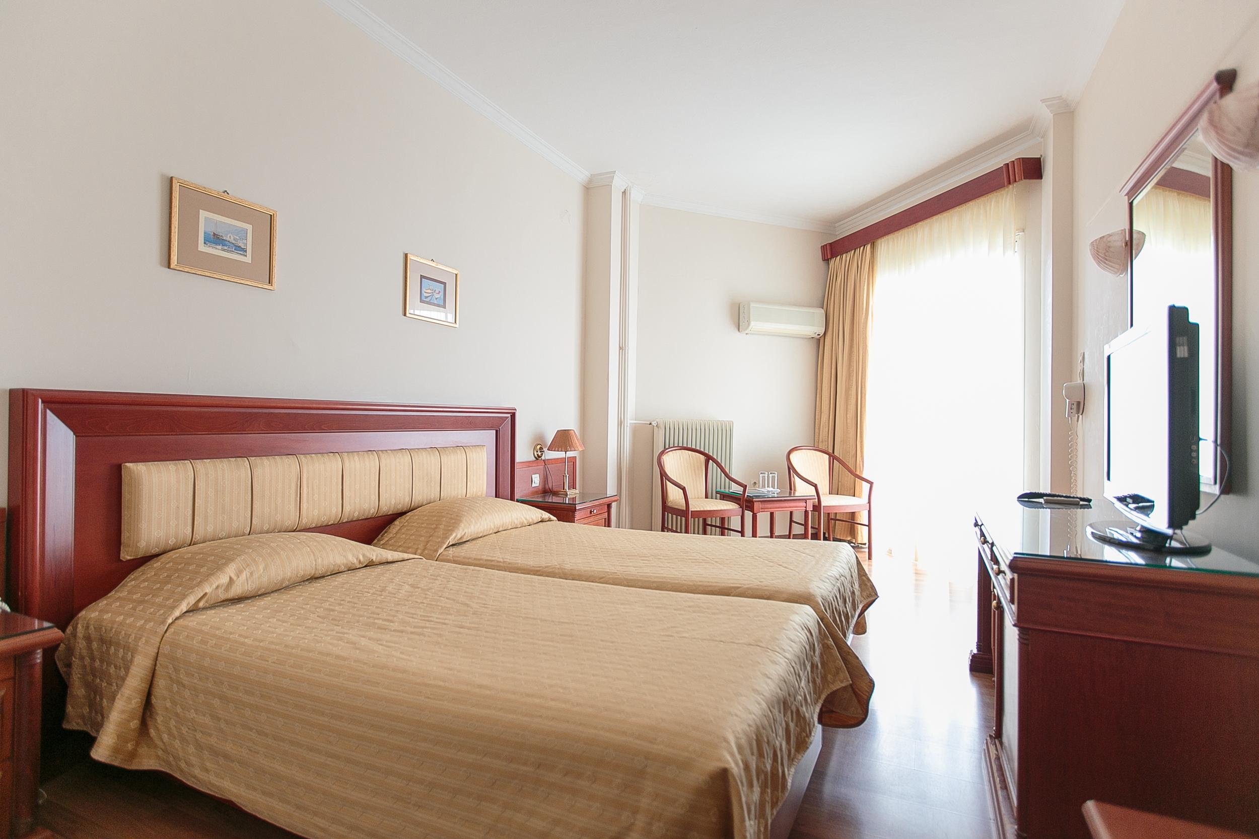 Tzaki Hotel & Restaurant Patras Exterior photo