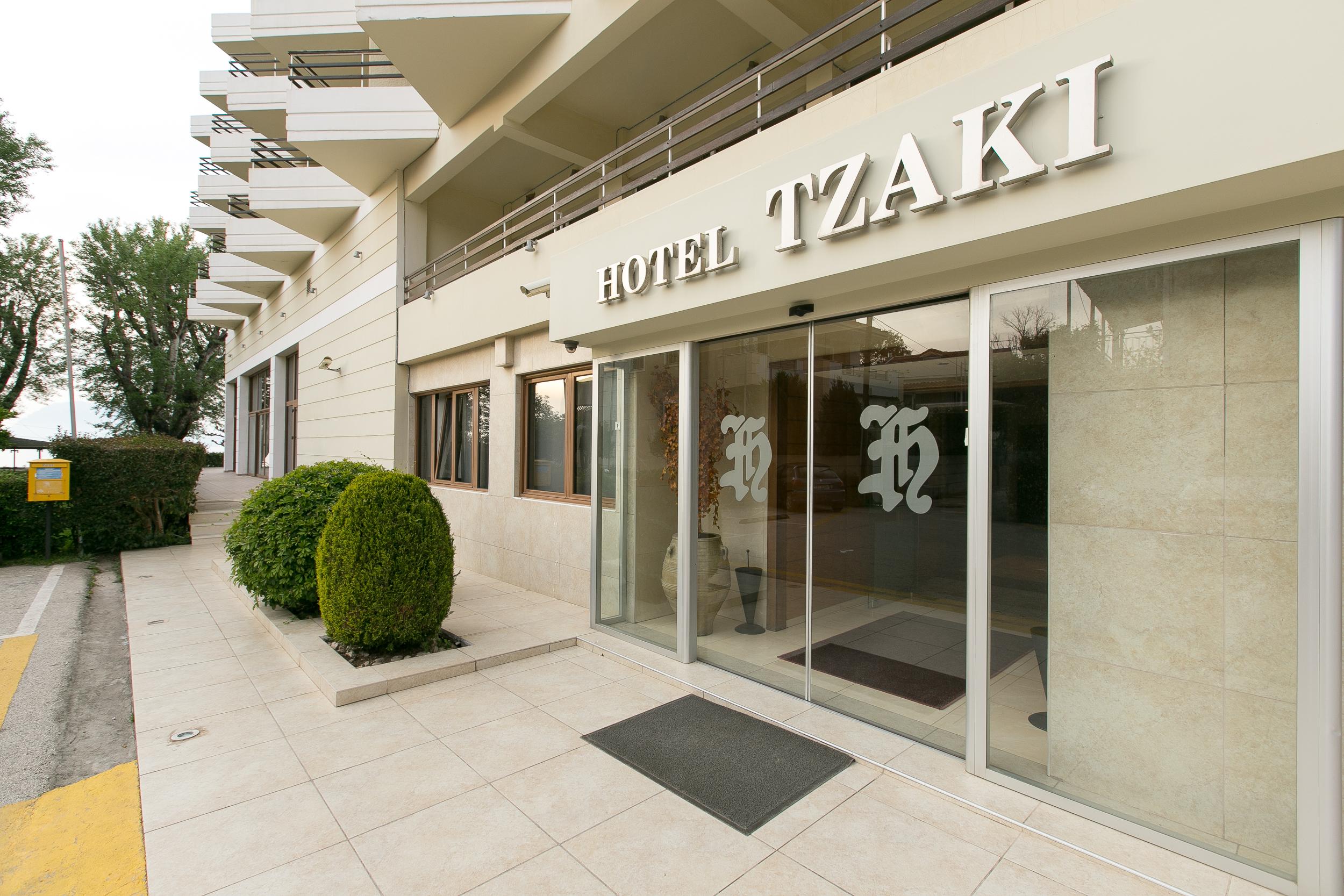 Tzaki Hotel & Restaurant Patras Exterior photo