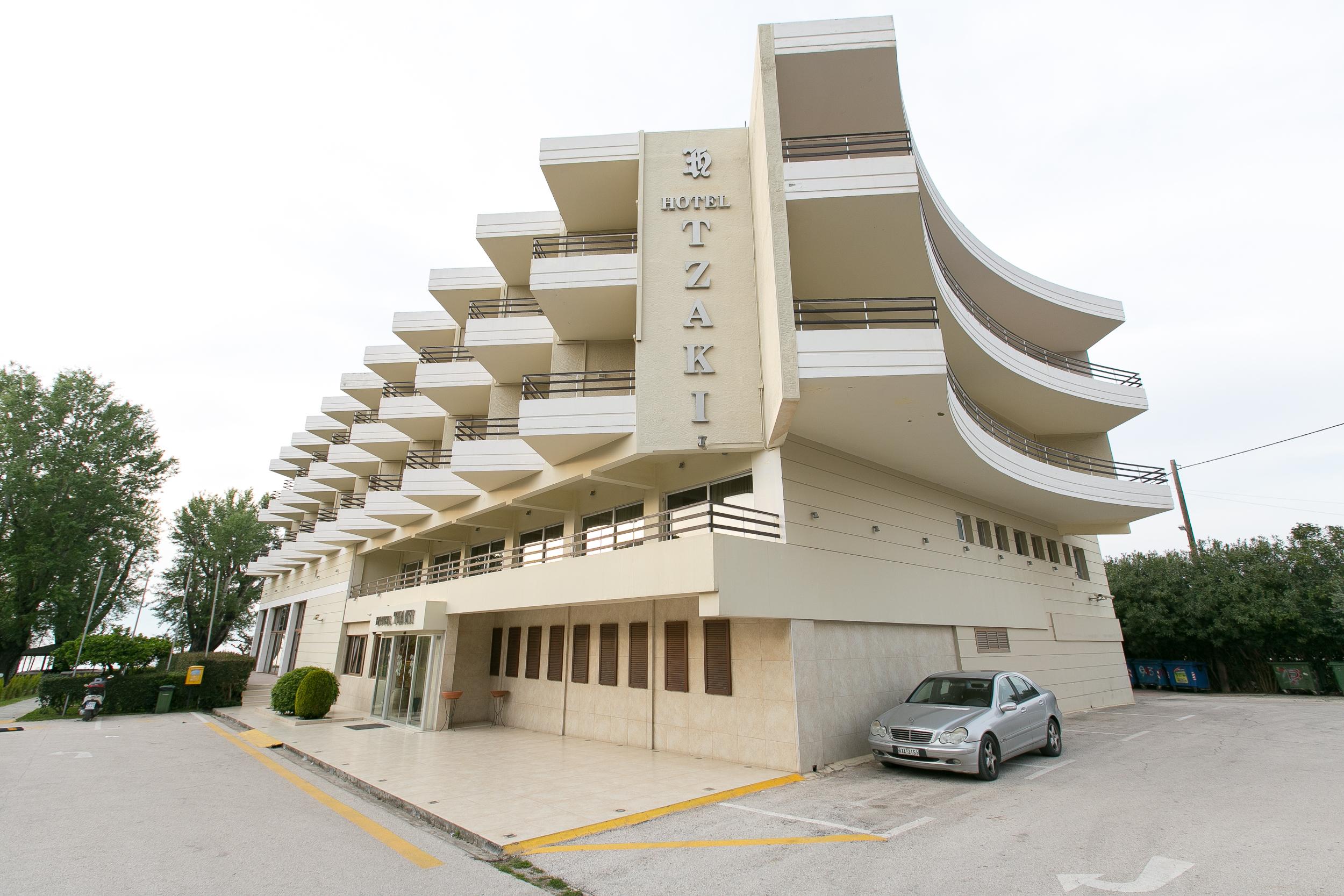 Tzaki Hotel & Restaurant Patras Exterior photo