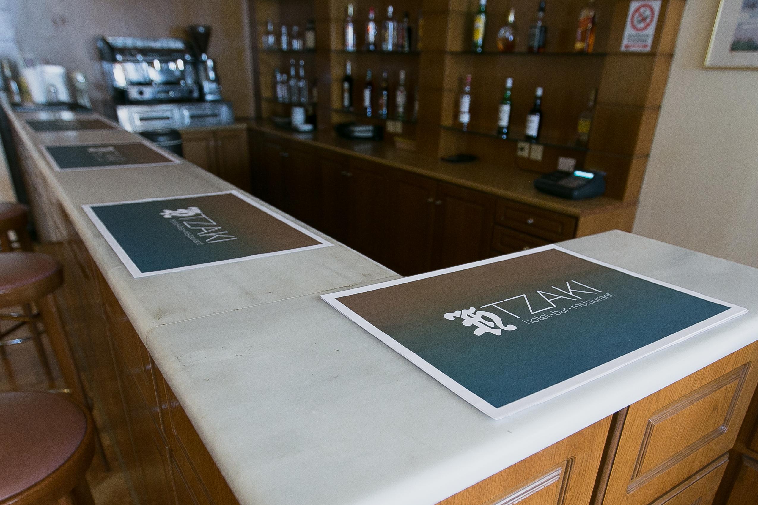 Tzaki Hotel & Restaurant Patras Exterior photo