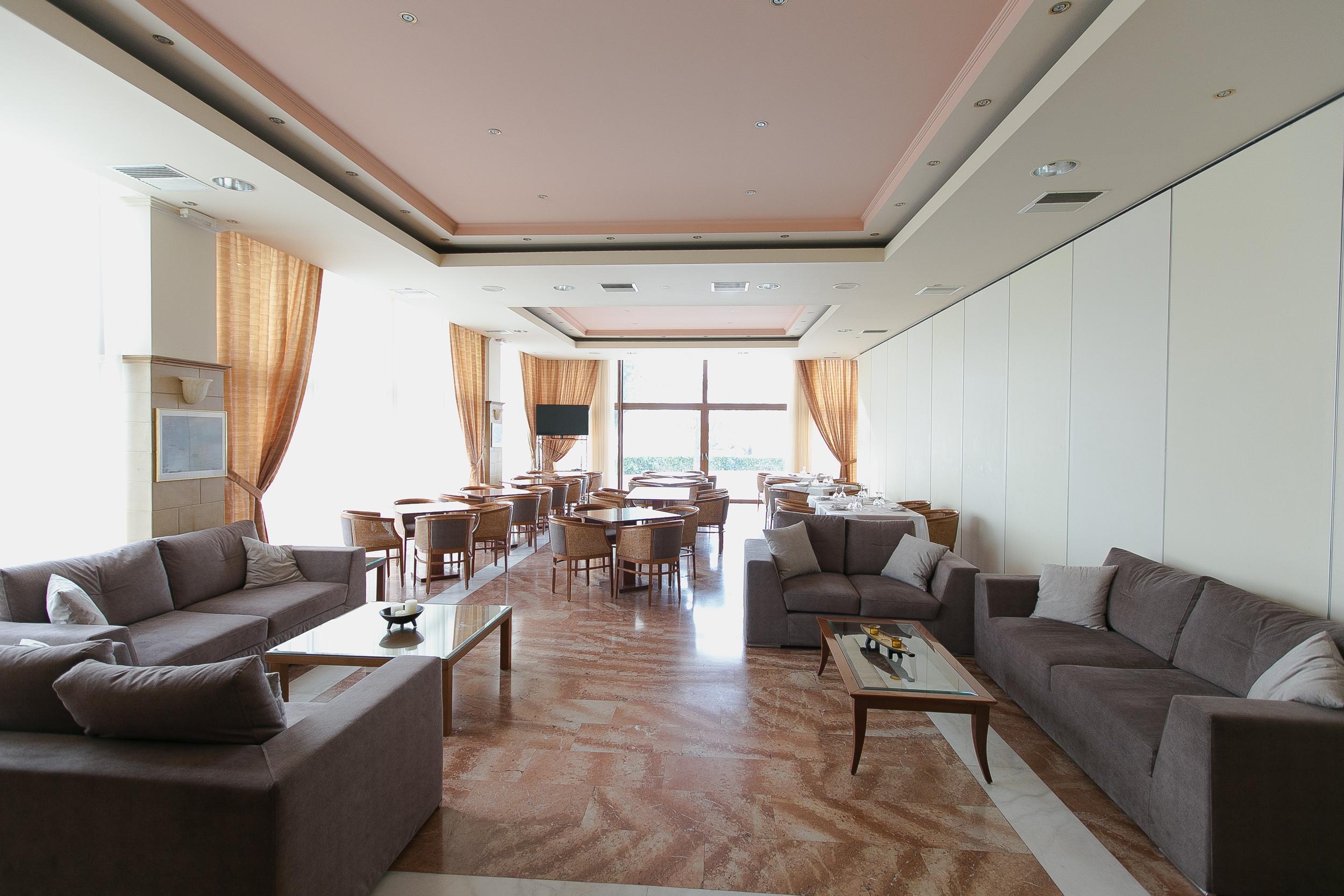 Tzaki Hotel & Restaurant Patras Exterior photo
