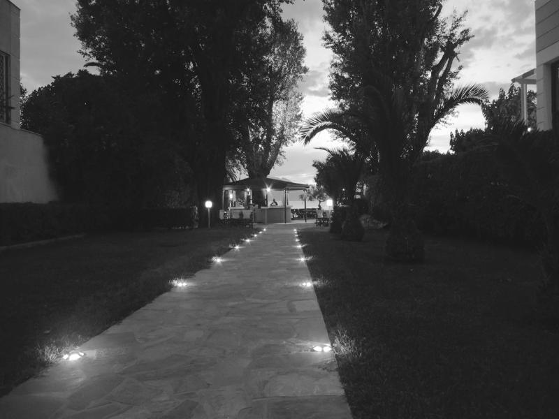 Tzaki Hotel & Restaurant Patras Exterior photo